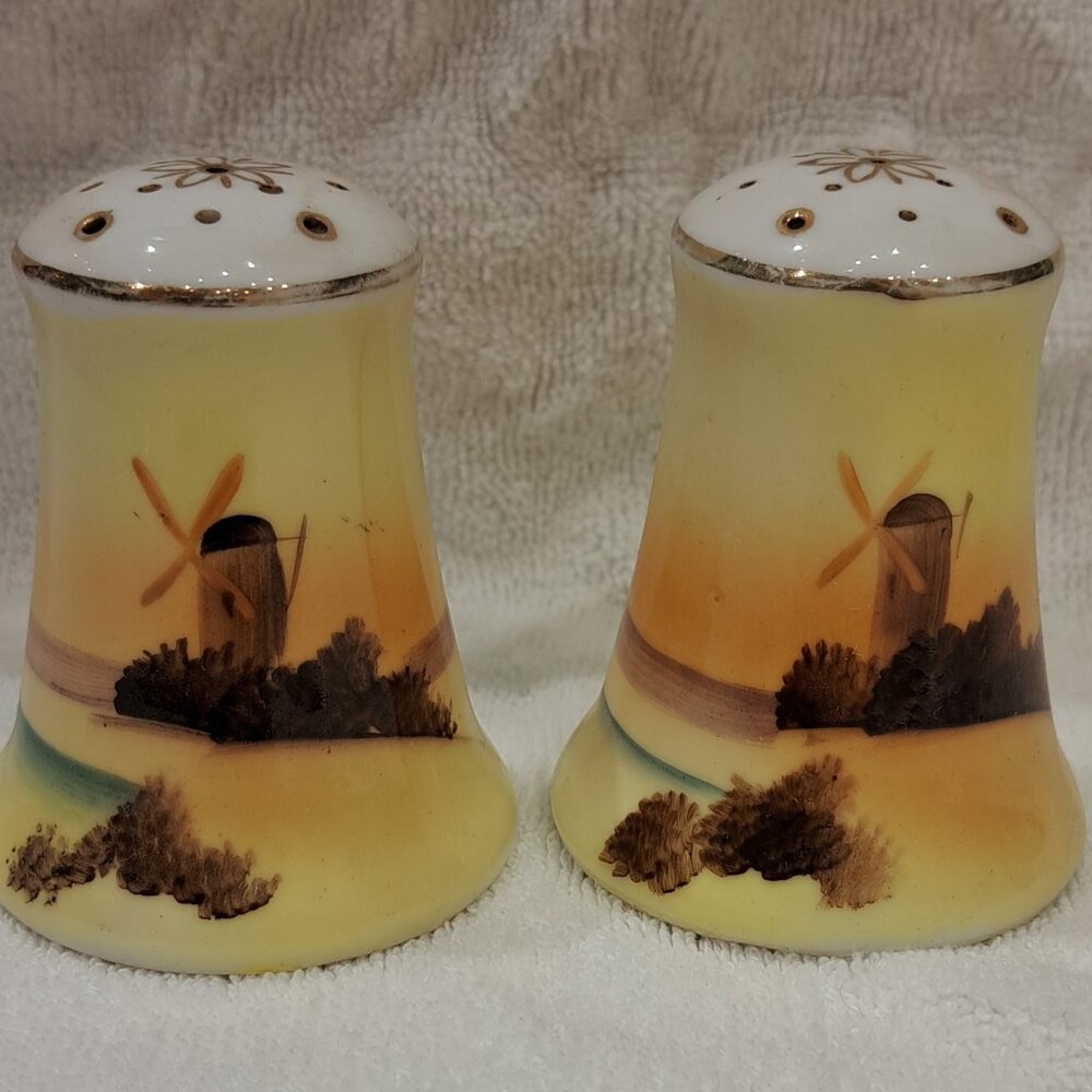 Vintage Ceramic Salt & Pepper Shakers